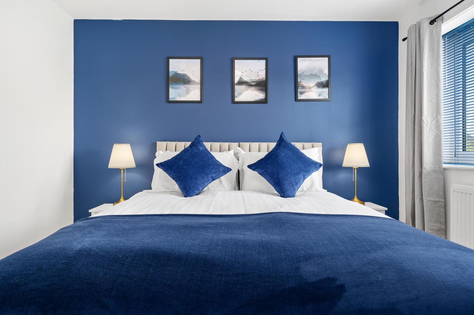 Stylish Cozy Manchester House In Quiet Neighborhood, 6Mins To Coop Live Arena, Etihad Stadium & City Centre With Wifi & Free Private Parking Apartment *
