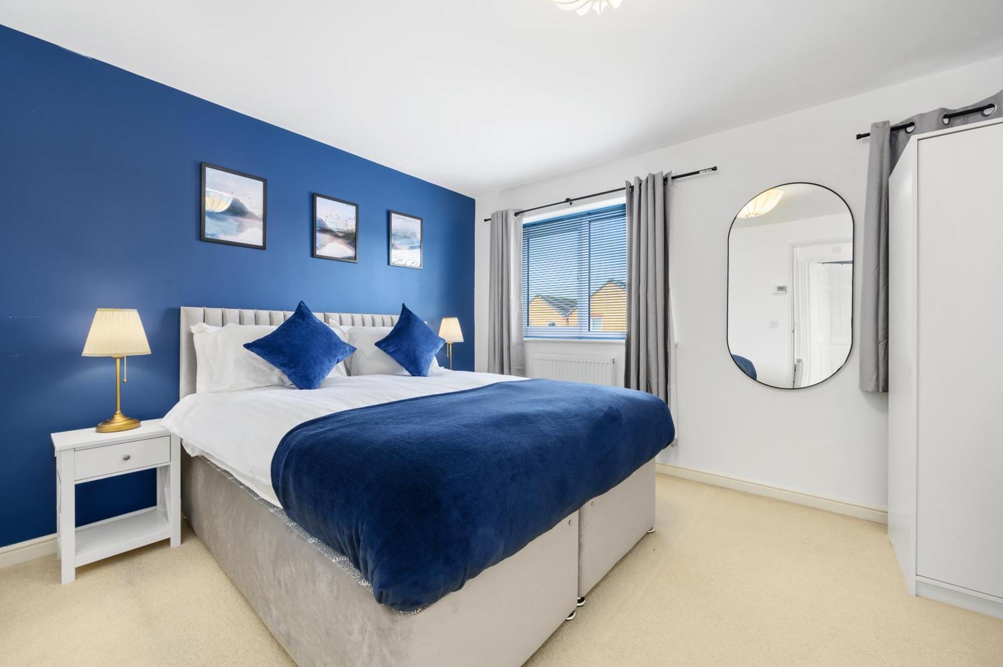 Stylish Cozy Manchester House In Quiet Neighborhood, 6Mins To Coop Live Arena, Etihad Stadium & City Centre With Wifi & Free Private Parking *