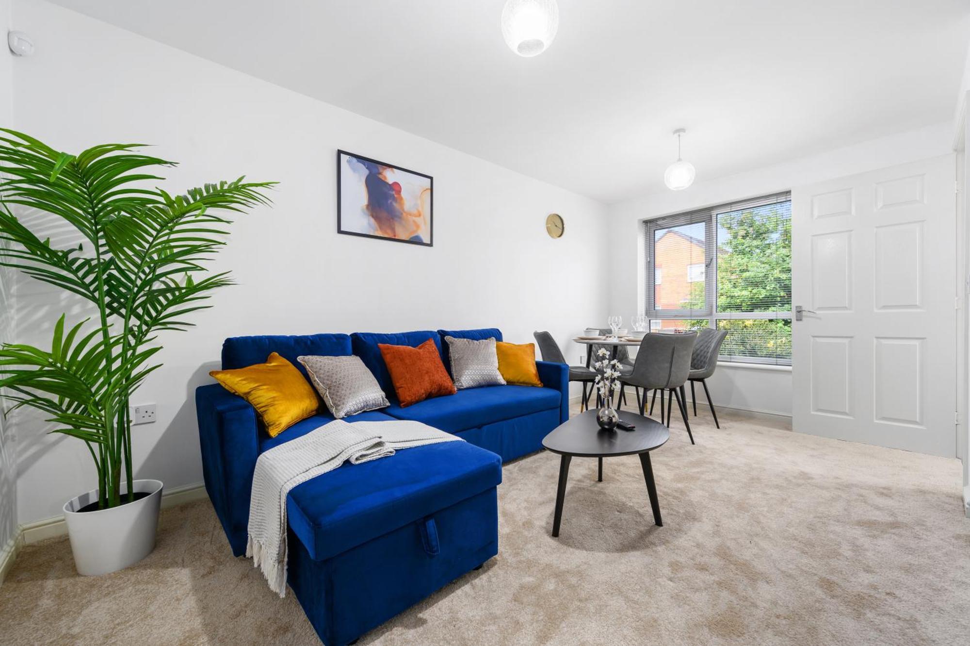 Stylish Cozy Manchester House In Quiet Neighborhood, 6Mins To Coop Live Arena, Etihad Stadium & City Centre With Wifi & Free Private Parking * Manchester